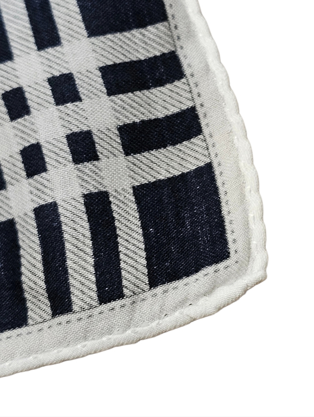 BURBERRY SCARF - Picture 8 of 12